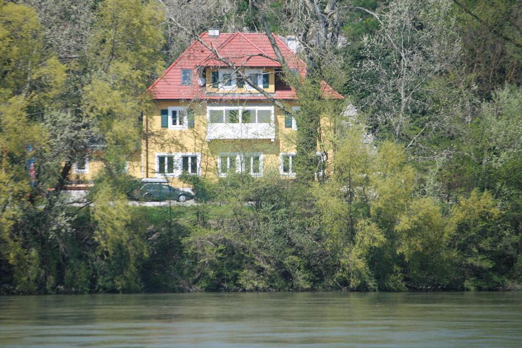 エンマースドルフ・アン・デア・ドナウ ガストハウス エッガー Bed & Breakfast エクステリア 写真